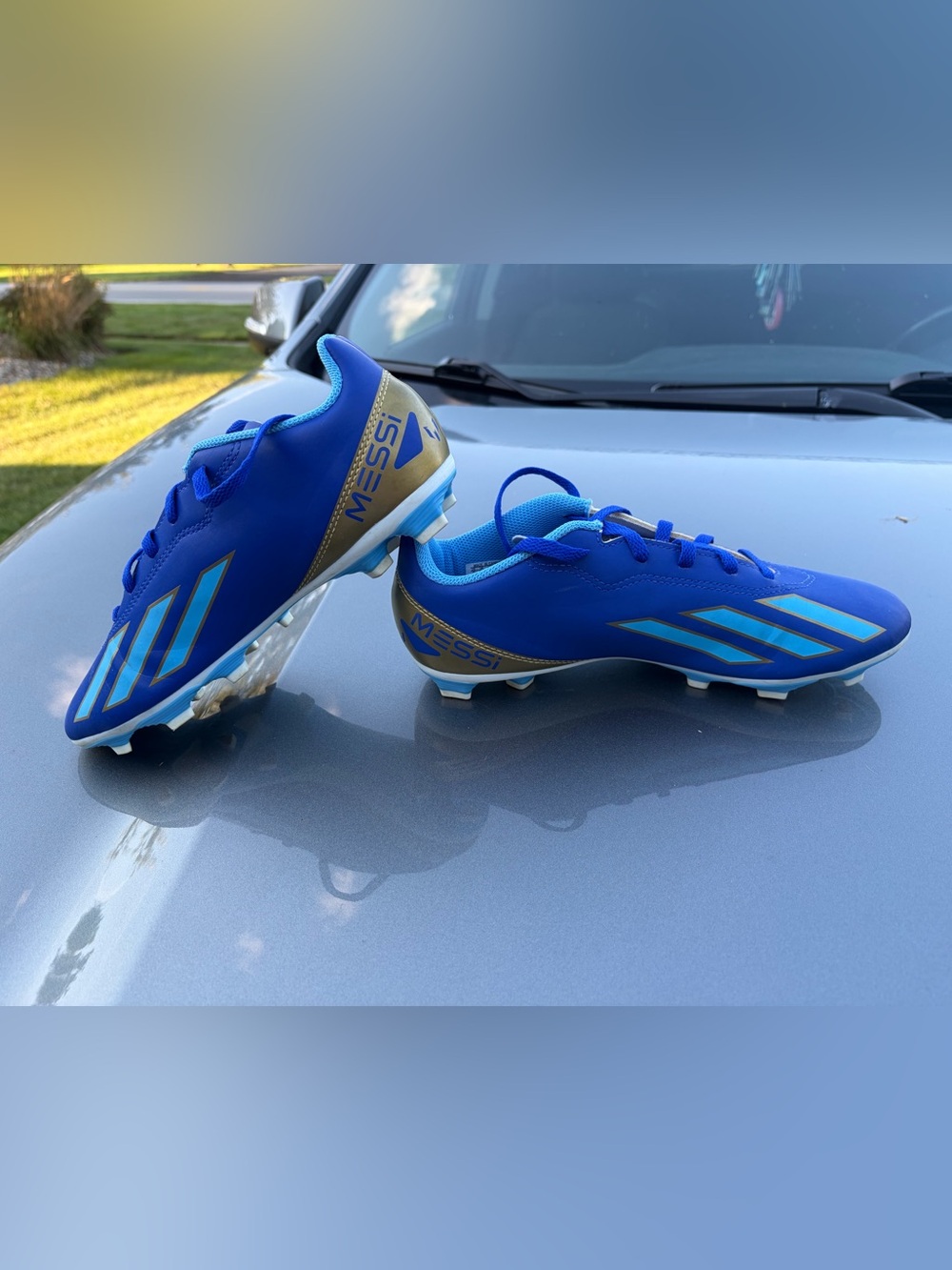 Adidas Messi Size 6 cleats - blue and gold